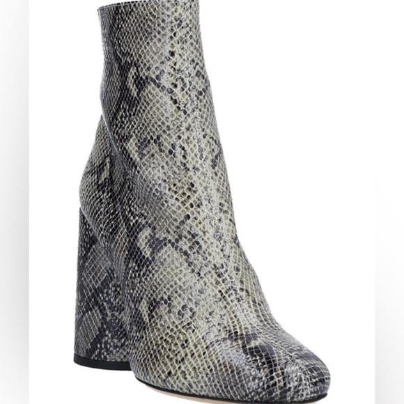 Armani genuine leather, ankle boots, brand new, NO BOX, size 38 (8=US) $275 - Picture 15 of 17